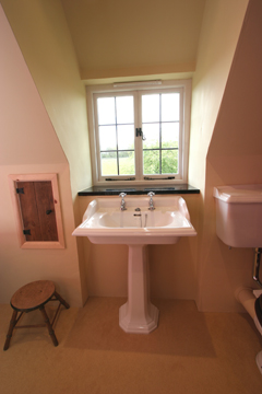 Crooked Cottage 08